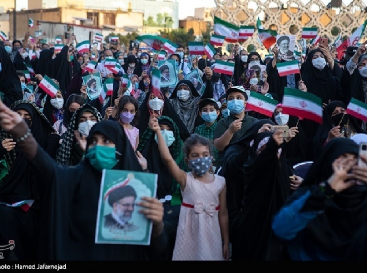 جشن پیروزی ابراهیم رئیسی در انتخابات در تهران